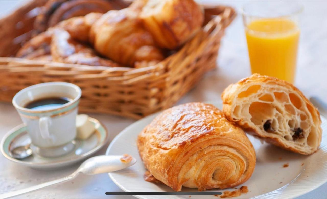 Le Soyeux Bed and Breakfast Lyon Exteriör bild
